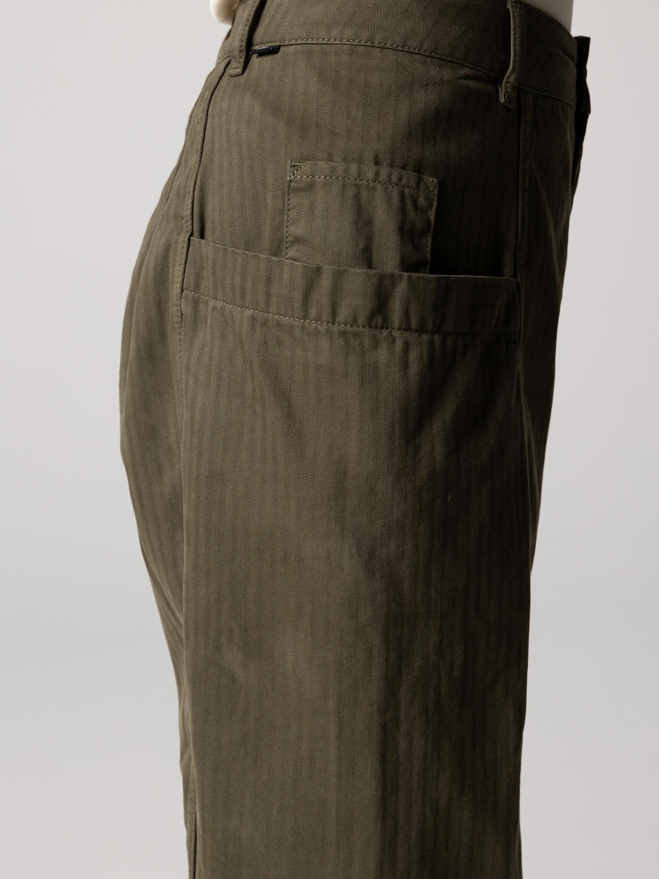Organic Cotton Barrel Trouser in Olive - Croft
