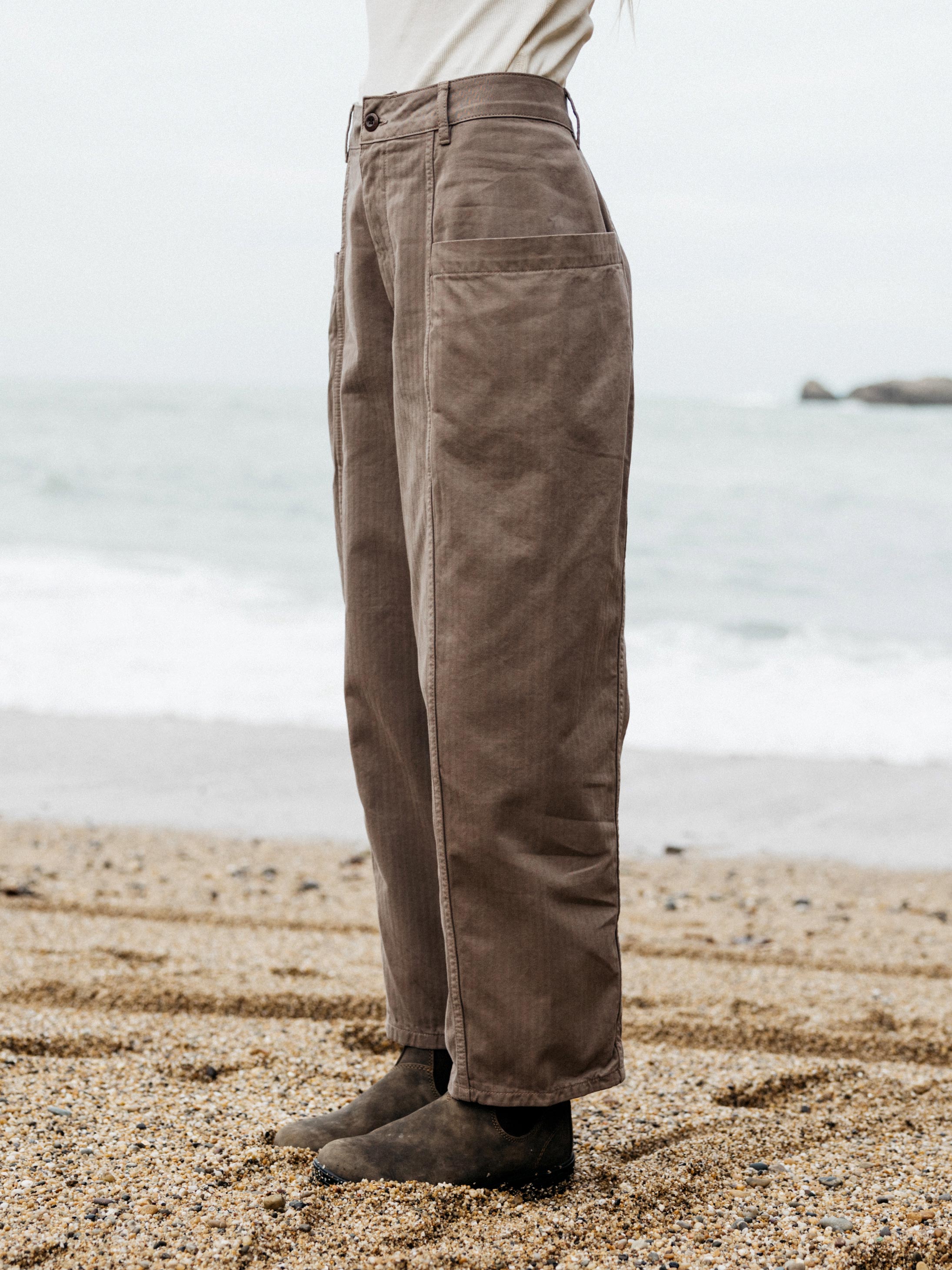 Organic Cotton Barrel Trouser in Brown - Croft