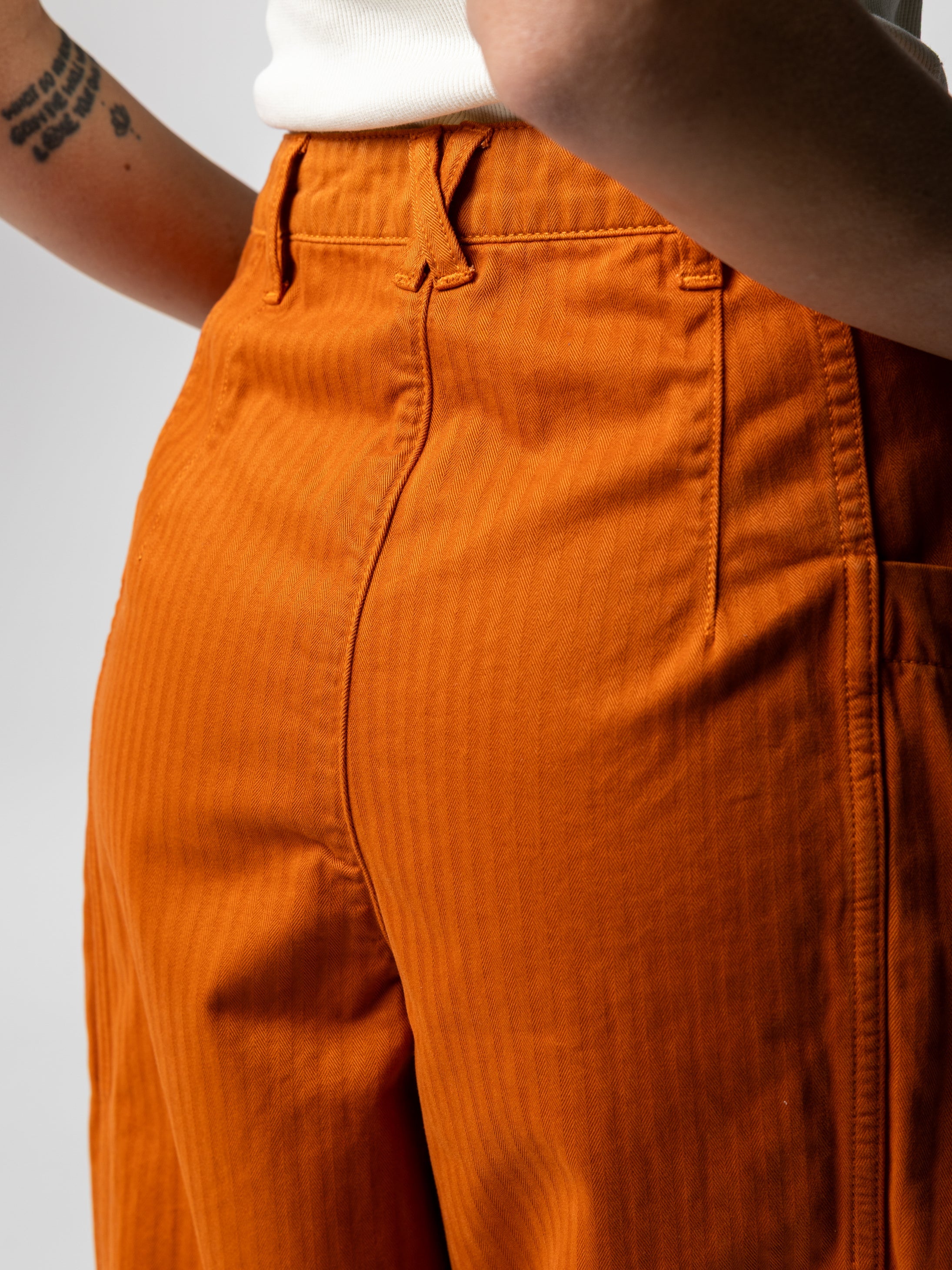 Organic Cotton Barrel Trouser in Copper - Croft