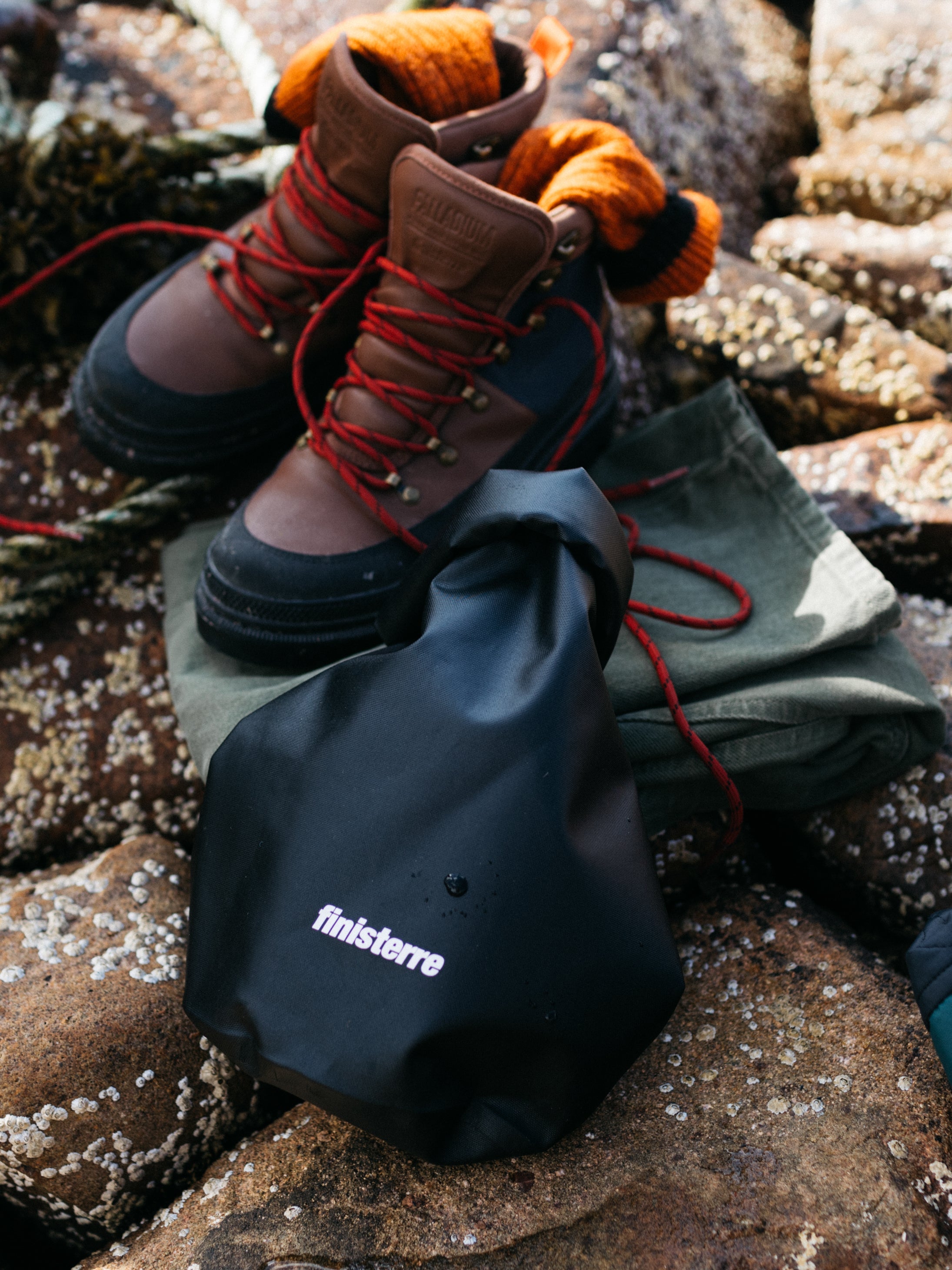 Elements 5L Dry Bag in Black