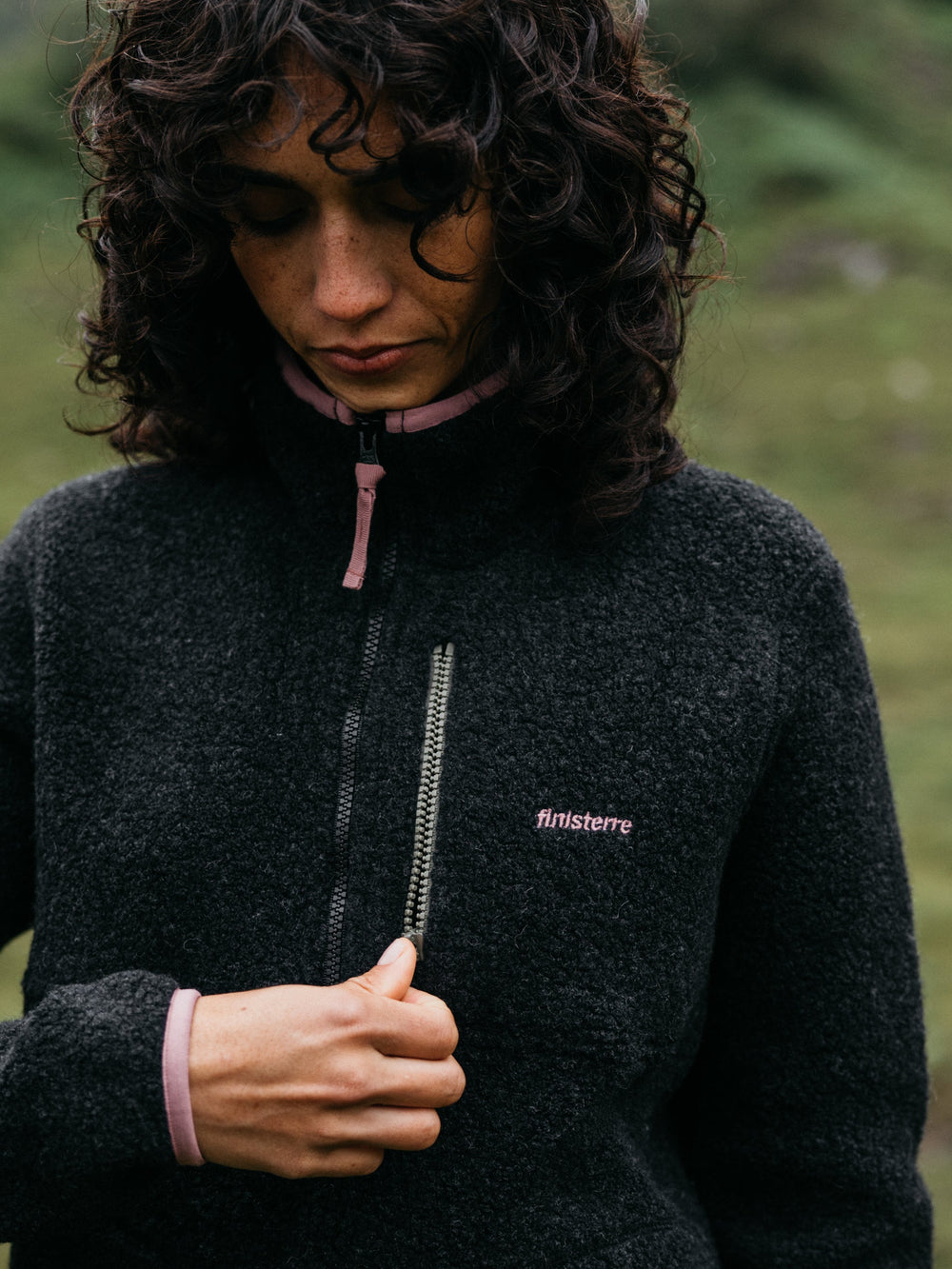 Recycled Wool 1/4 Zip Fleece in Raven Black - Hegen