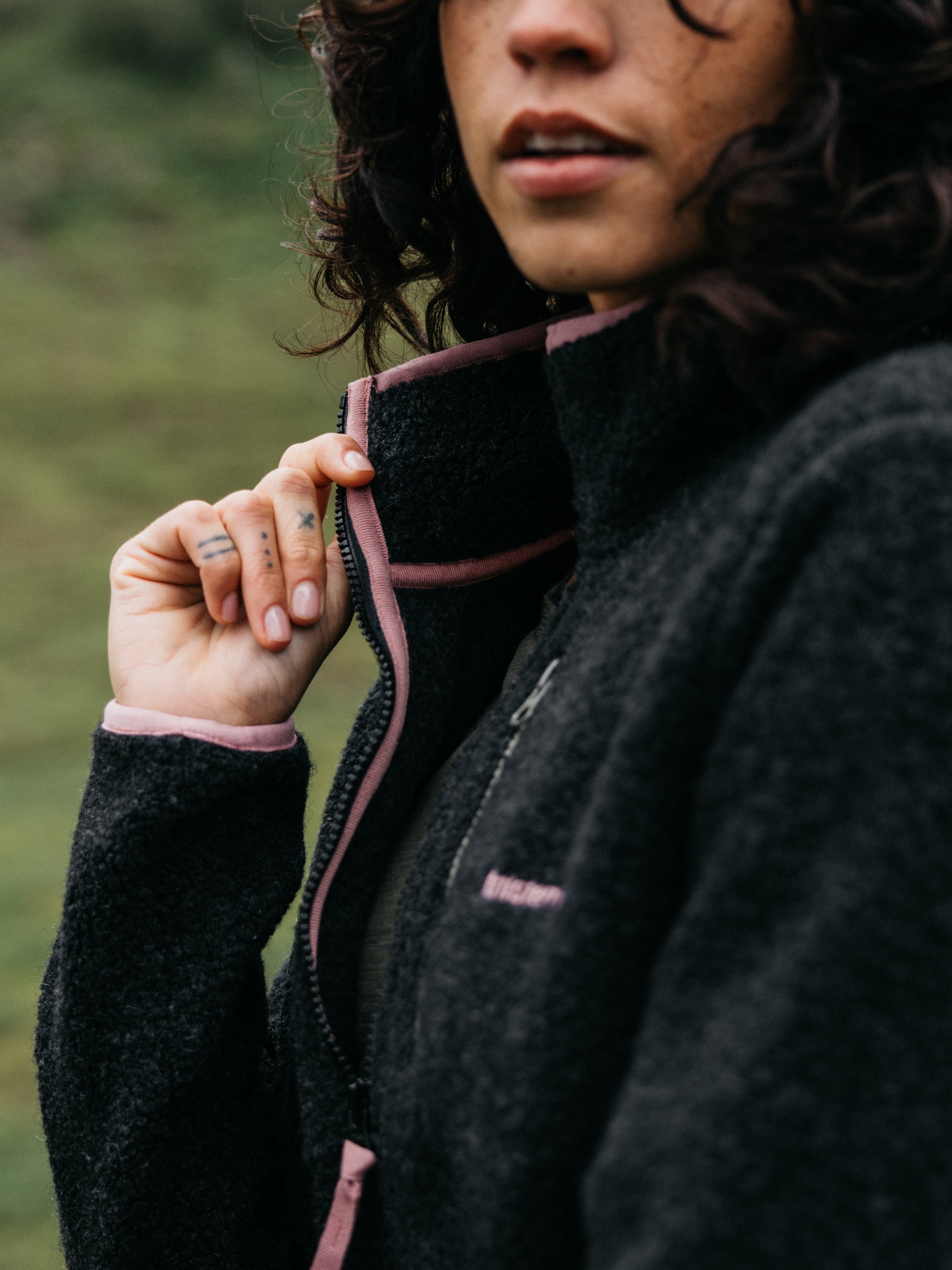 Recycled Wool 1/4 Zip Fleece in Raven Black - Hegen